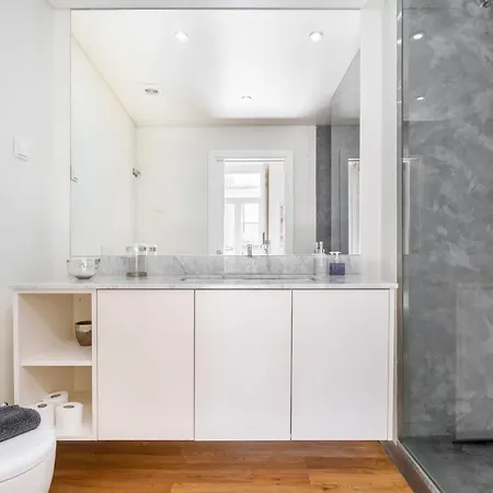 Daire Whome | Alcantara Smart Lisboa